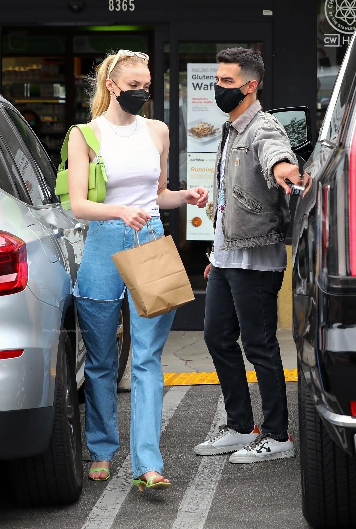 Sophie Turner Nude & Sexy 0196