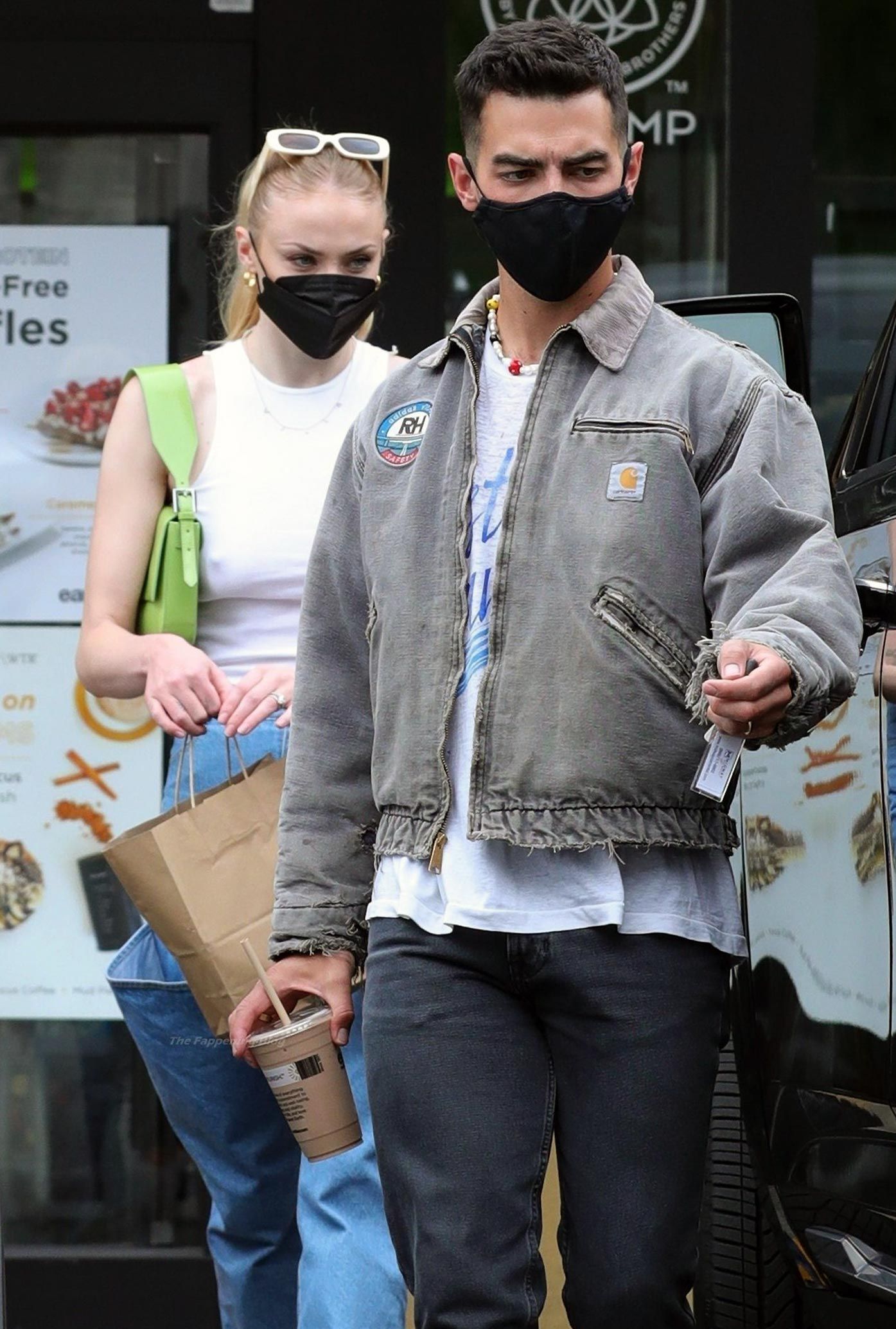 Sophie Turner Nude & Sexy 0197