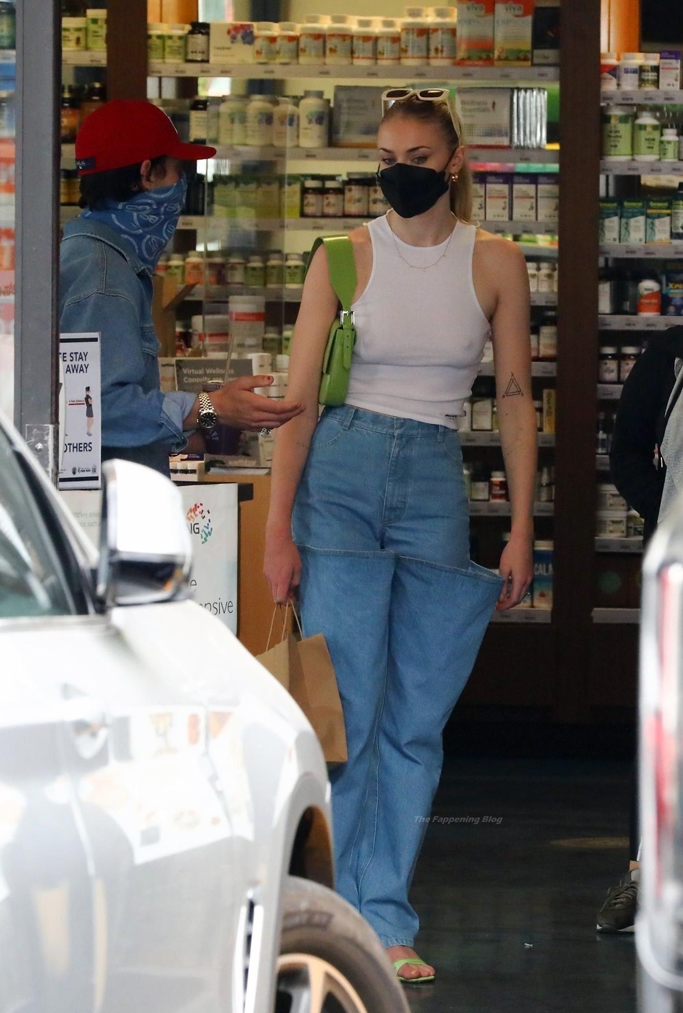 Sophie Turner Nude & Sexy 0201