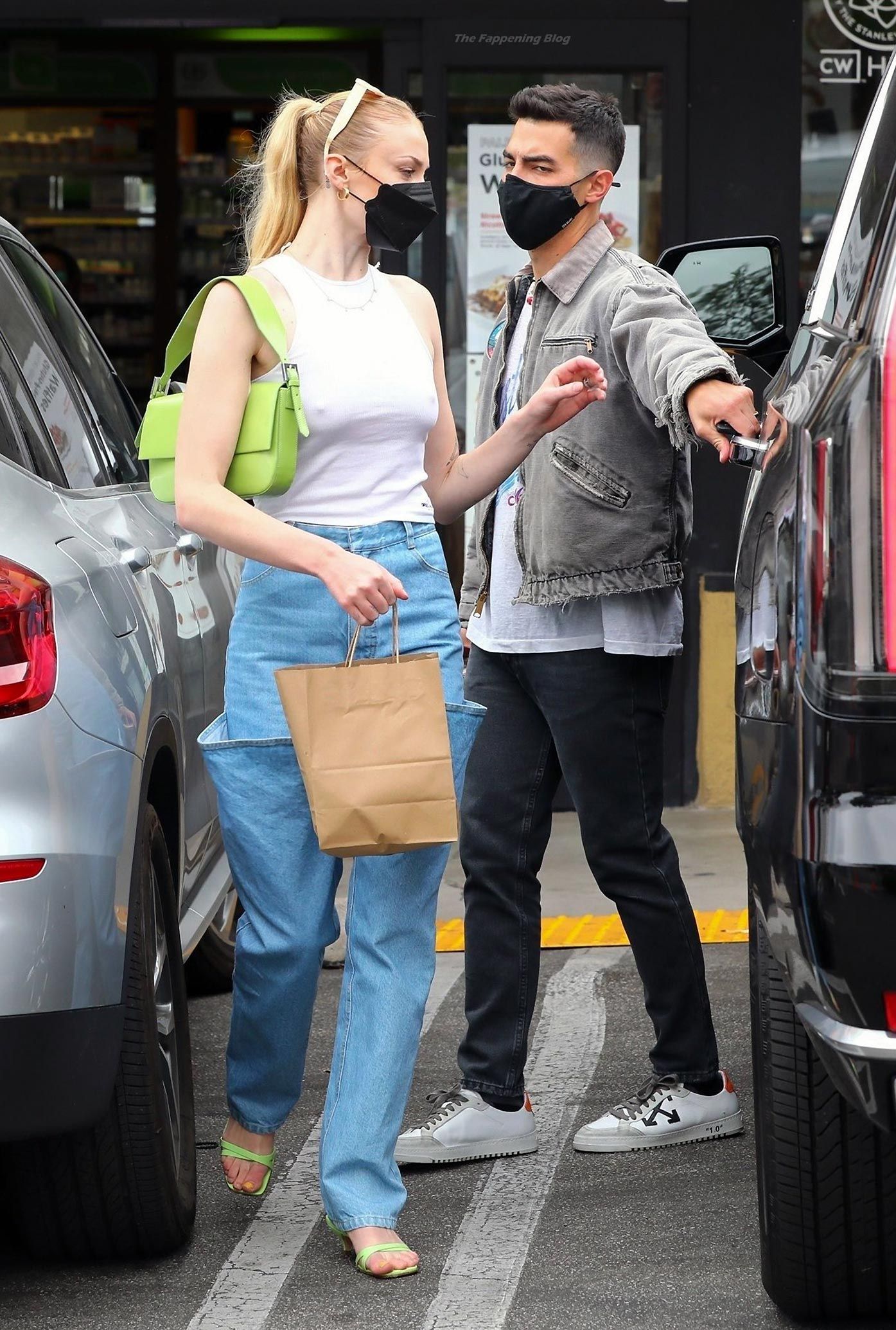 Sophie Turner Nude & Sexy 0203