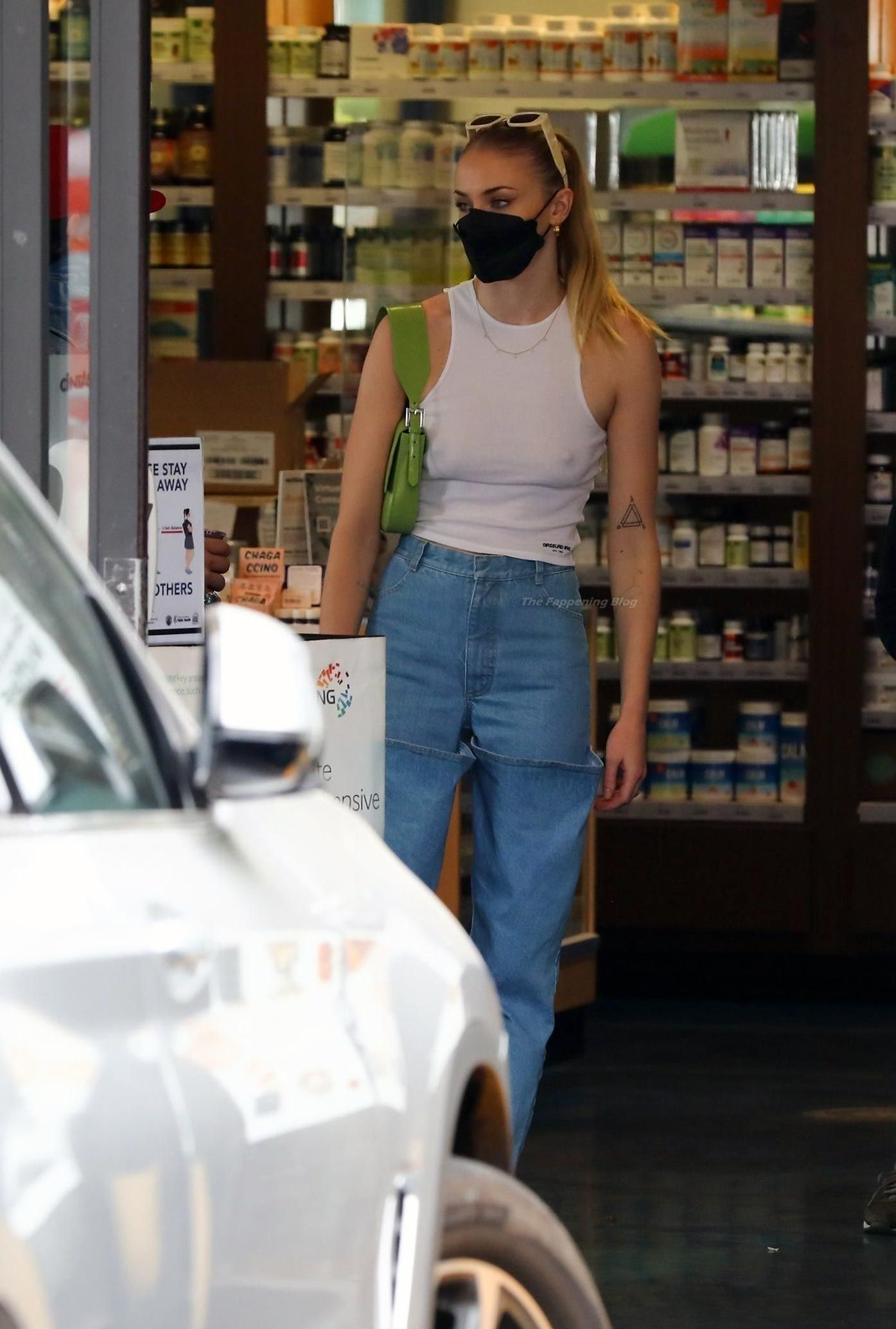 Sophie Turner Nude & Sexy 0209