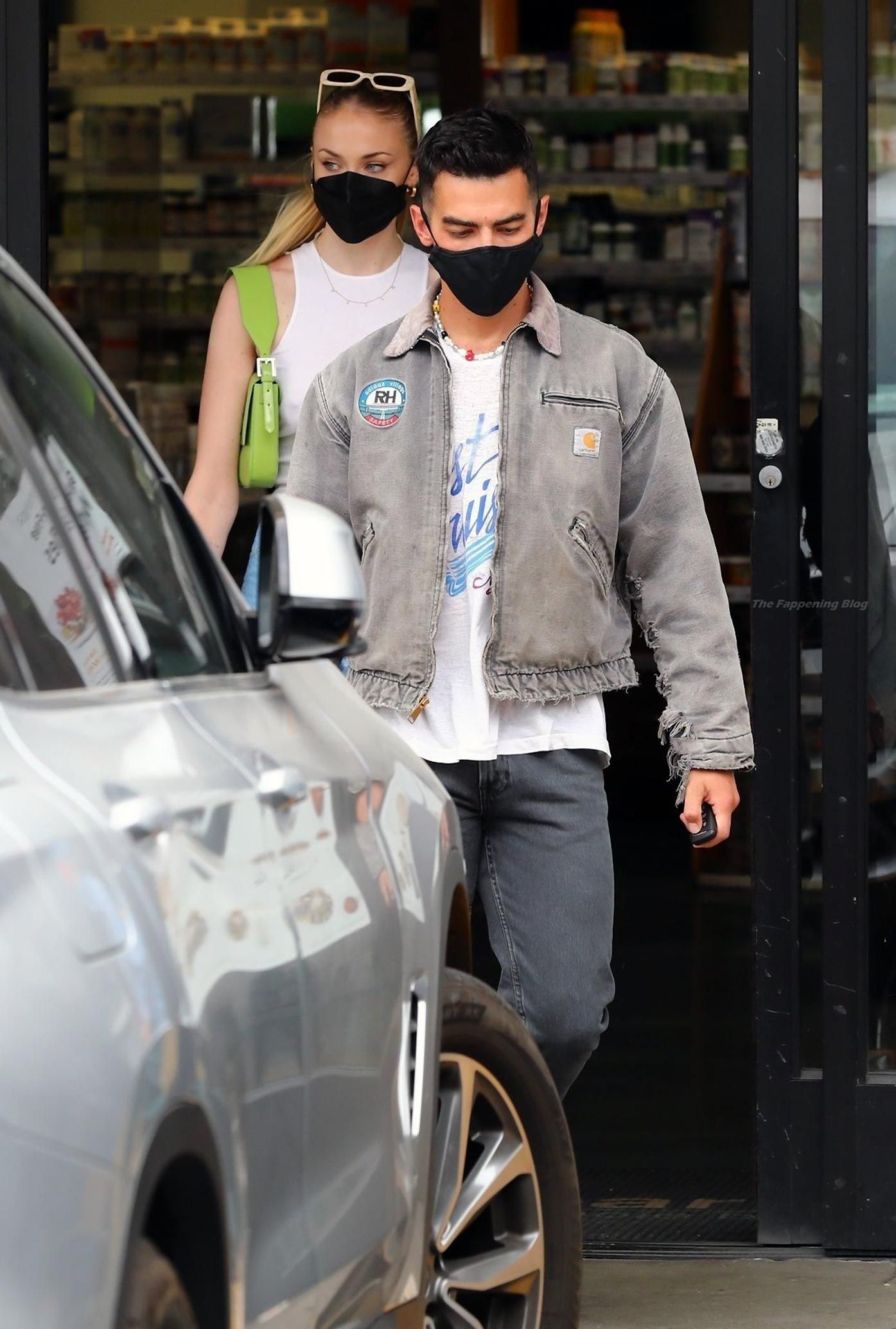 Sophie Turner Nude & Sexy 0212