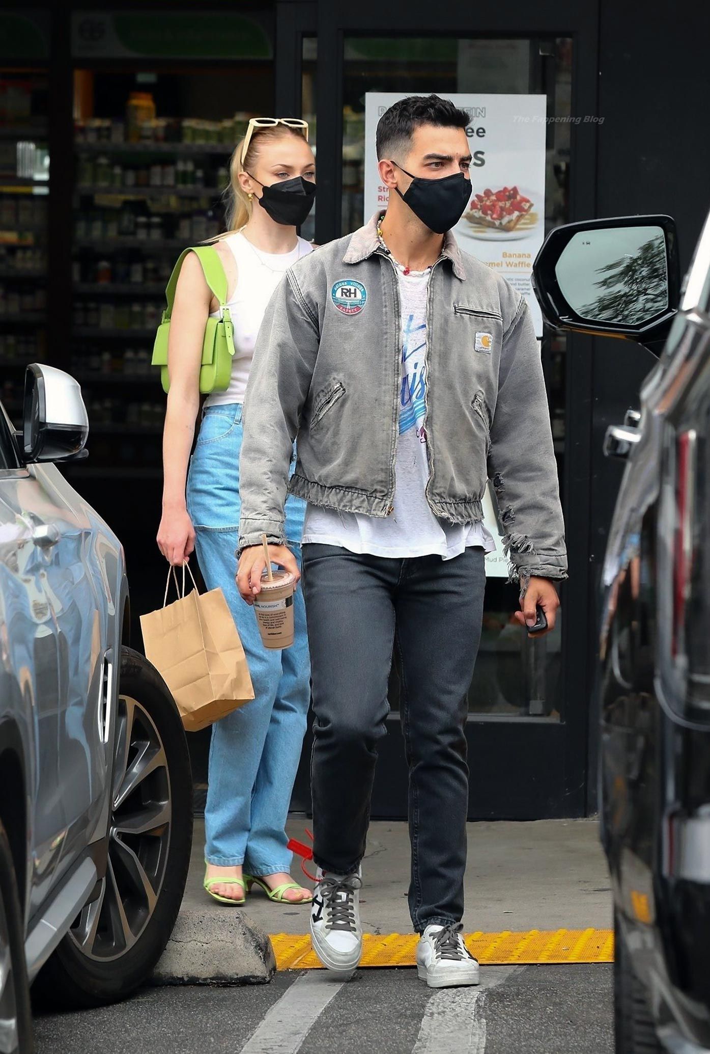 Sophie Turner Nude & Sexy 0213