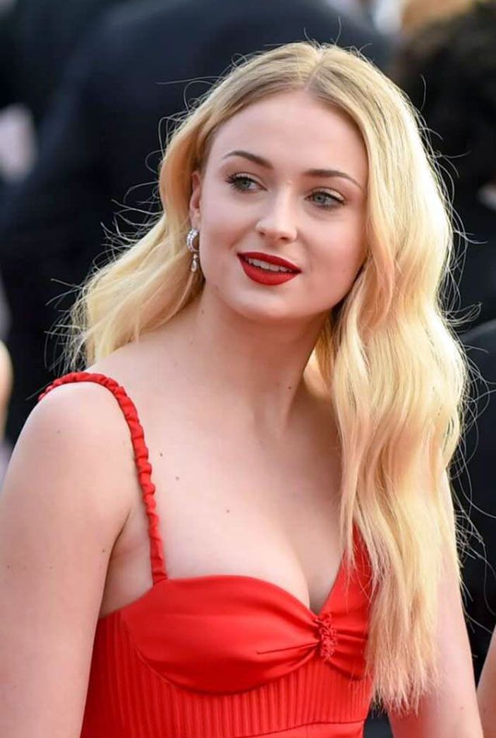 Sophie Turner Nude & Sexy 0225
