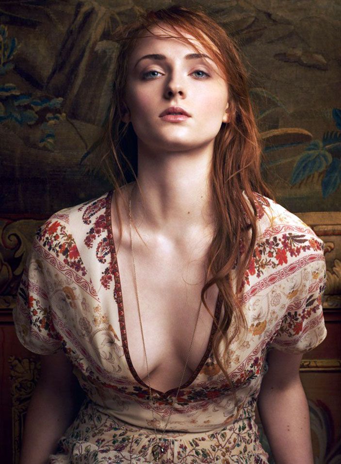 Sophie Turner Nude & Sexy 0317