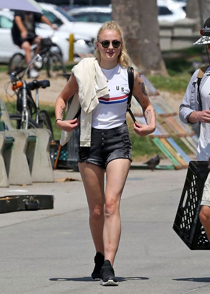 Sophie Turner Nude & Sexy 0331