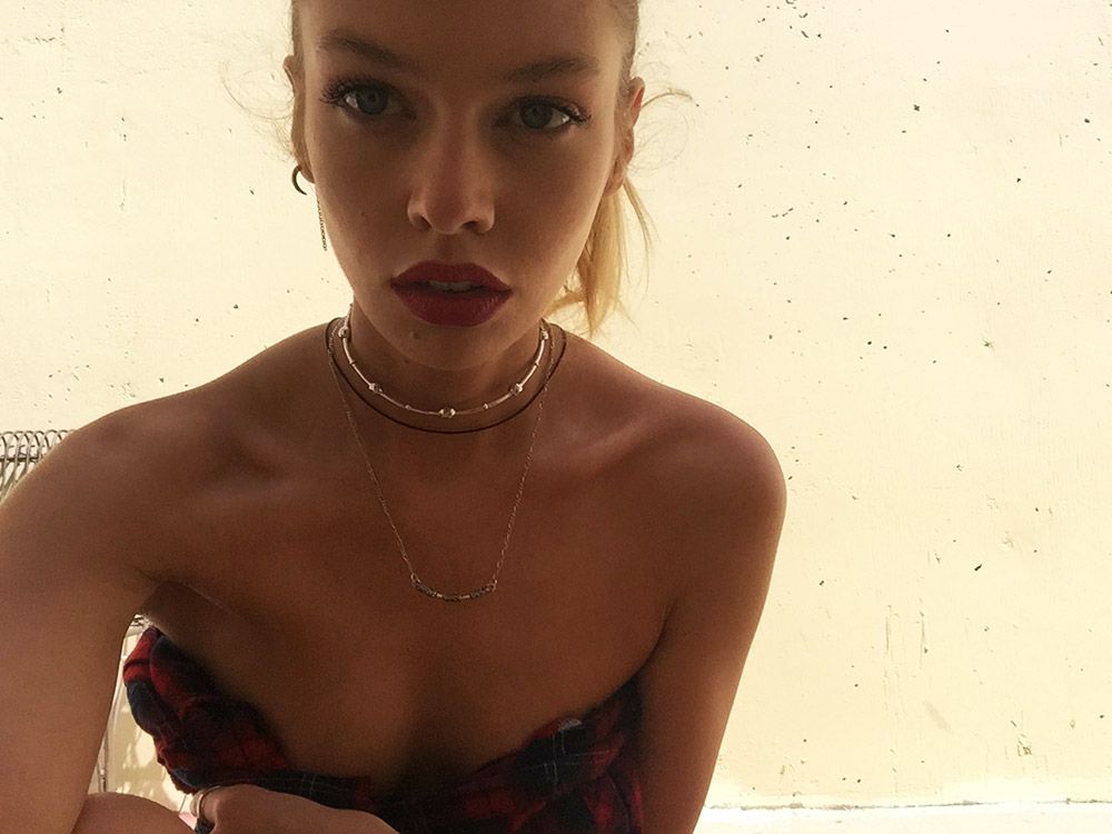 Stella Maxwell Nude Leaked Naked (19)