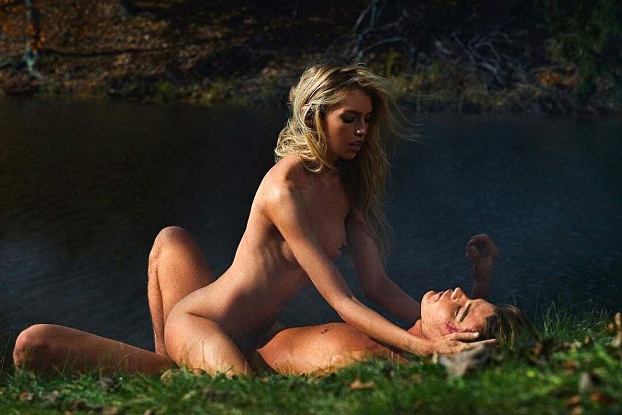 Stella Maxwell Nude Leaked Naked (82)