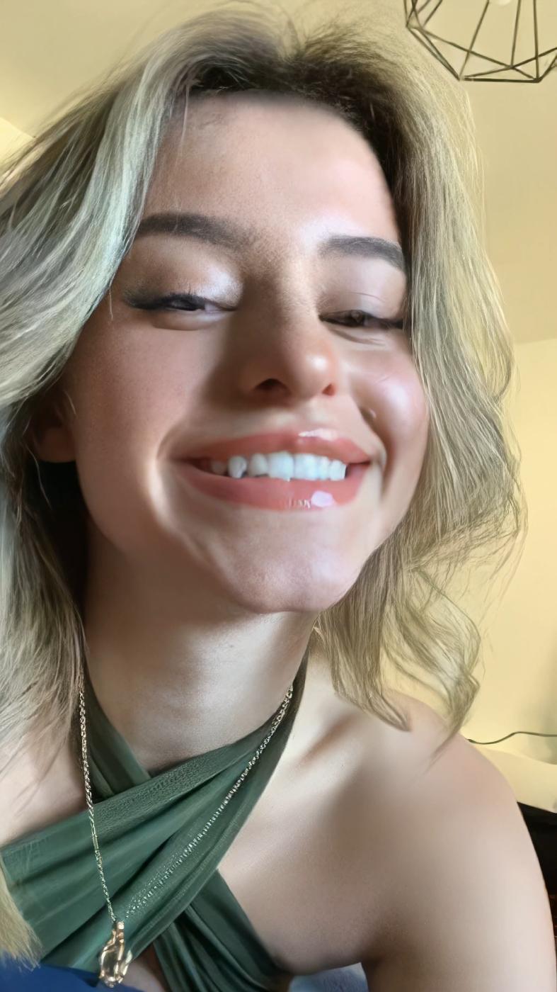 Lea Elui Ginet Nipple Slip Instagram Livestream Leaked Xpkeov