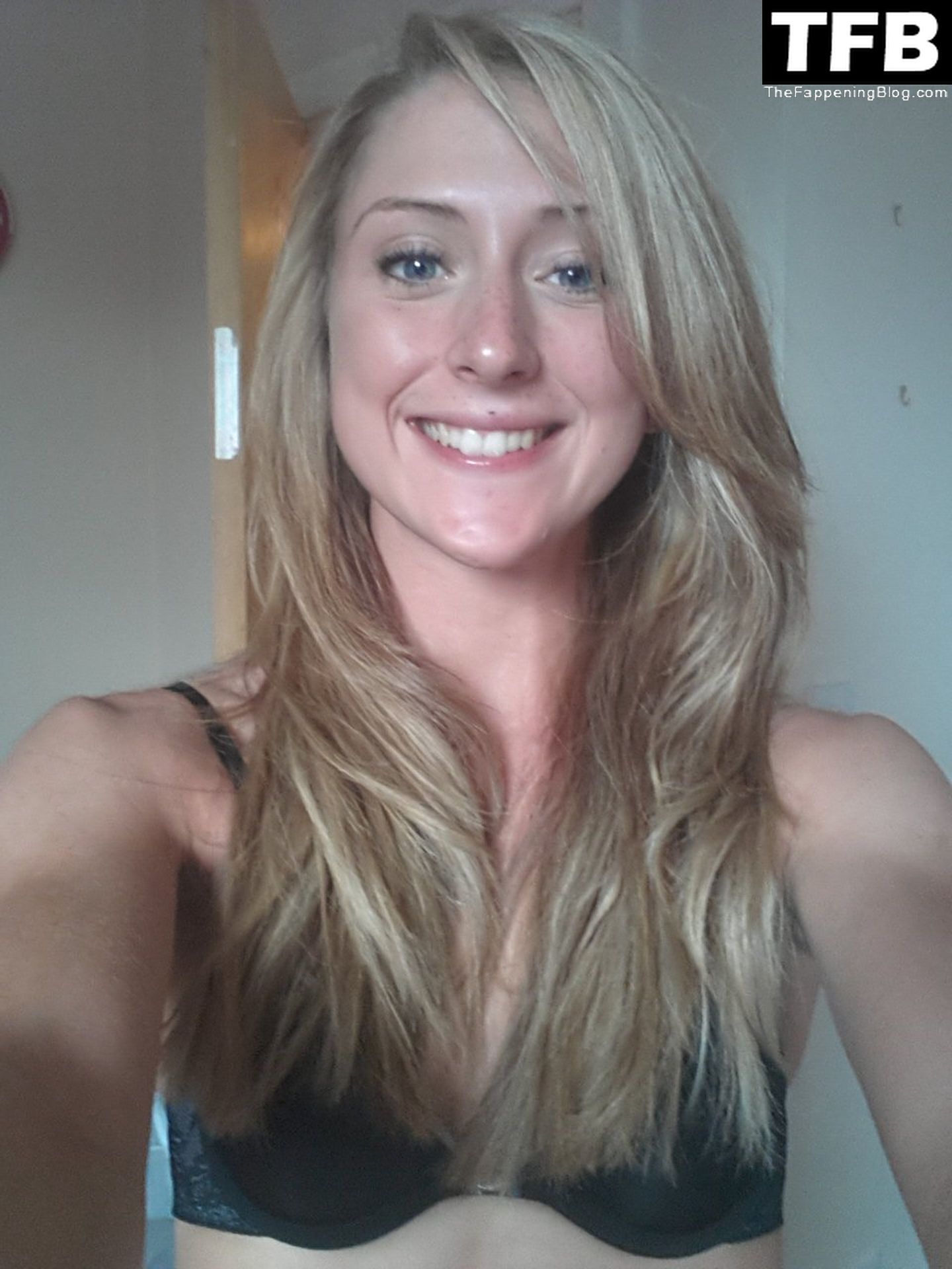 Laura Trott Nude & Sexy Leaked The Fappening 0008