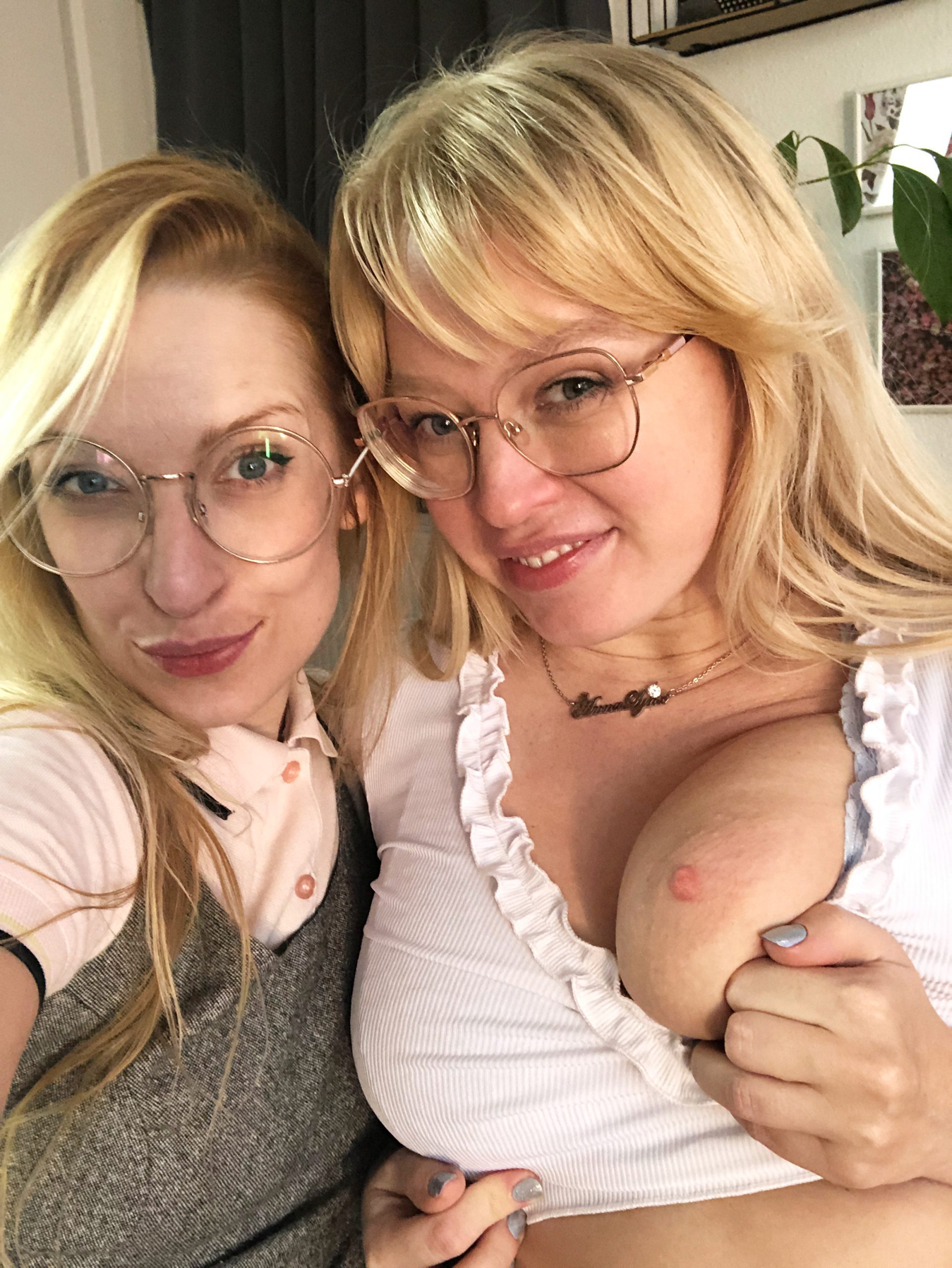 Ersties – Anna L & Natalia Feeling Inspired