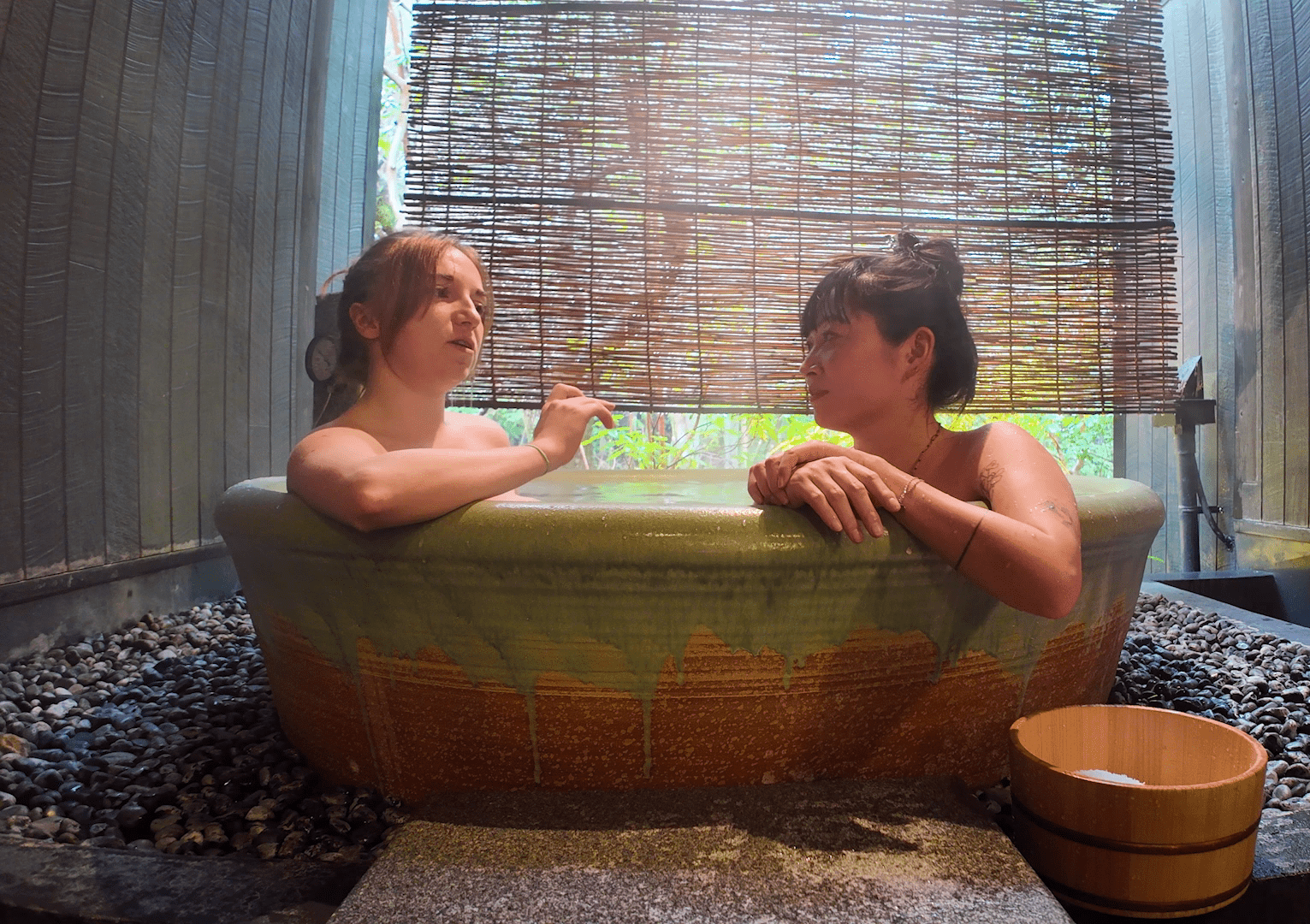 Ersties Cat, Sakura Cat Tries... An Onsen Date