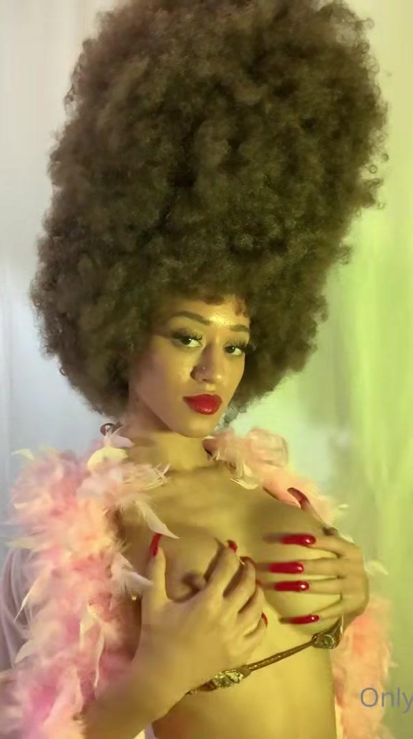 Stormi Maya Nude Tits Tease Onlyfans Video Leaked